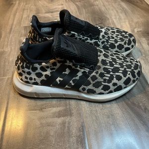 Adidas swift run shoes women’s sz 5.5